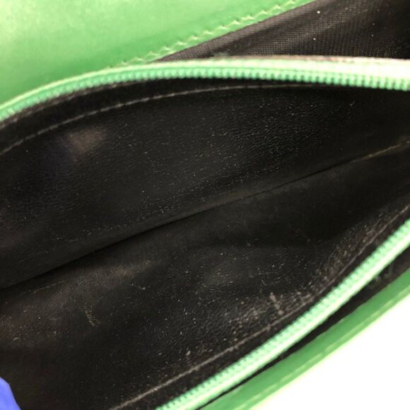 Salvatore Ferragamo | Emerald Green Gancini Smooth Leather Bi-fold Long Wallet - Picture 9 of 10